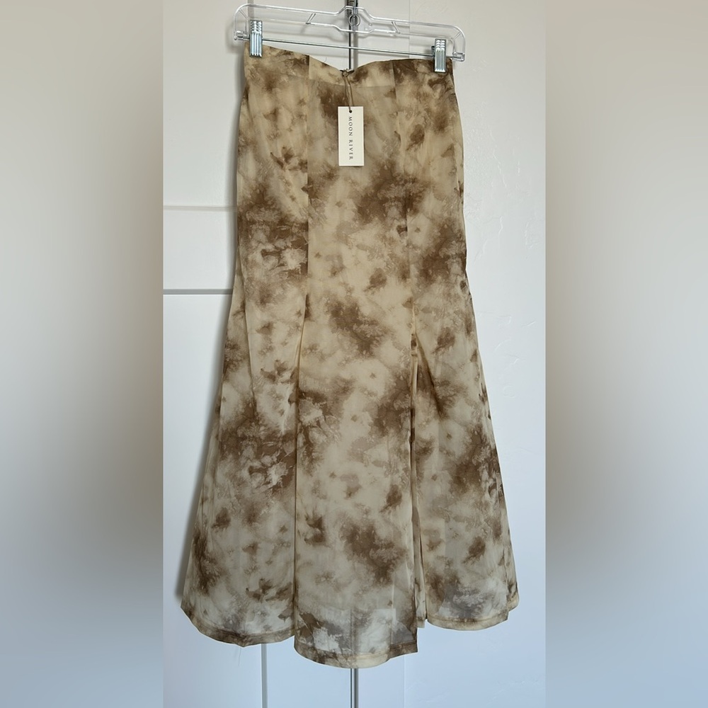 Moon River x Anthropologie Beige and Cream Patterned skirt
